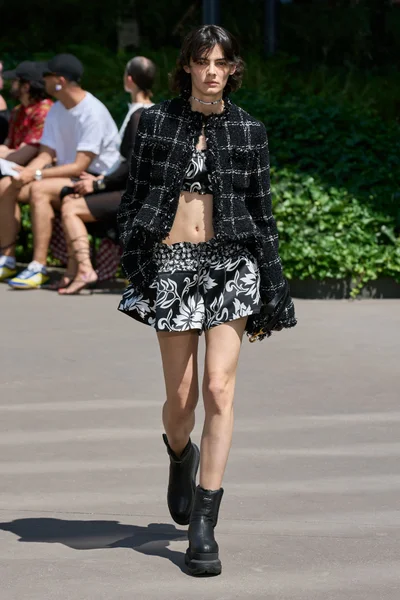 Look 37